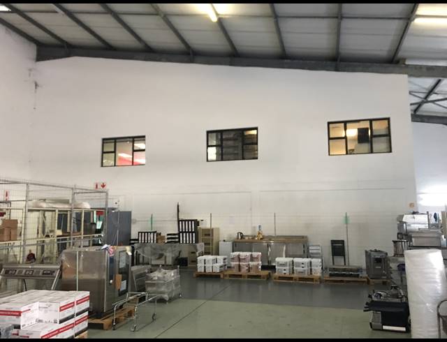 728M² WAREHOUSE TO LET IN RIVERHORSE VALLEY